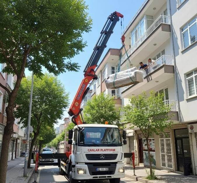 Sefaköy vinç kiralama firması: Canlar Platform